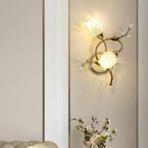 Elegant Vintage Floral Sconce